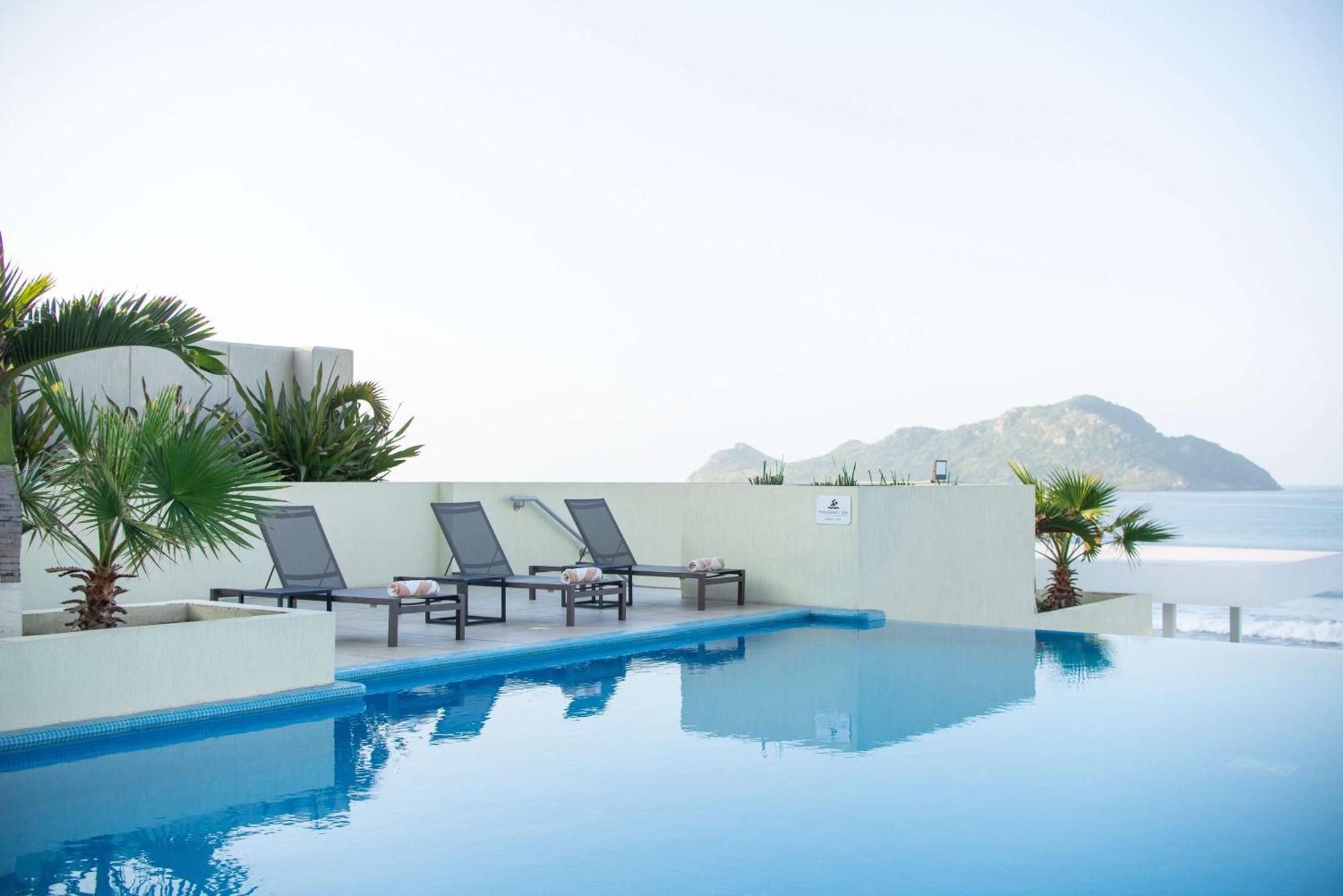 Doubletree By Hilton Mazatlan, Sin Hotel Exterior photo