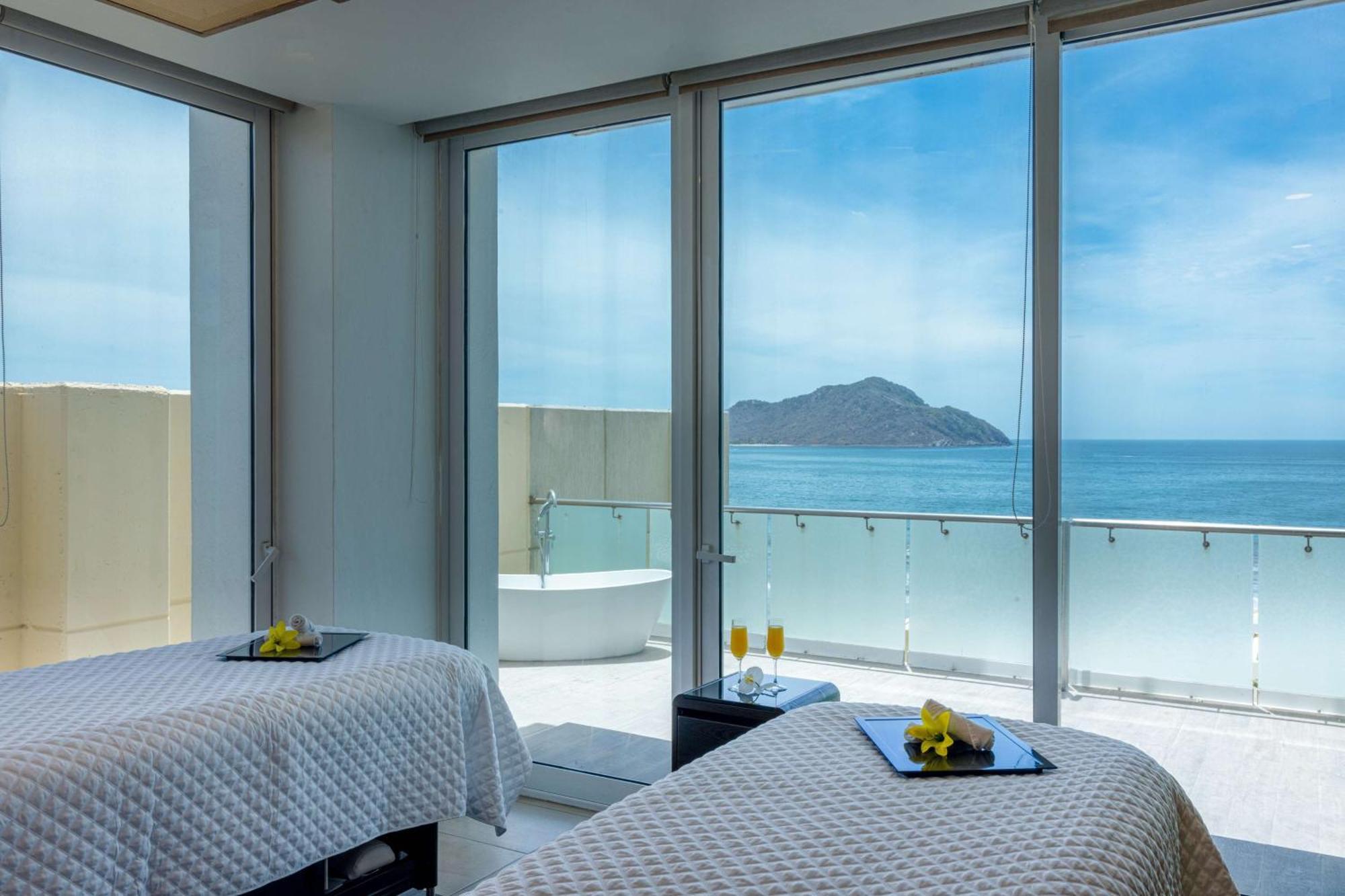 Doubletree By Hilton Mazatlan, Sin Hotel Exterior photo