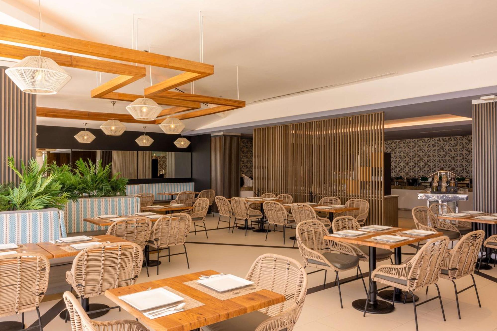 Doubletree By Hilton Mazatlan, Sin Hotel Exterior photo
